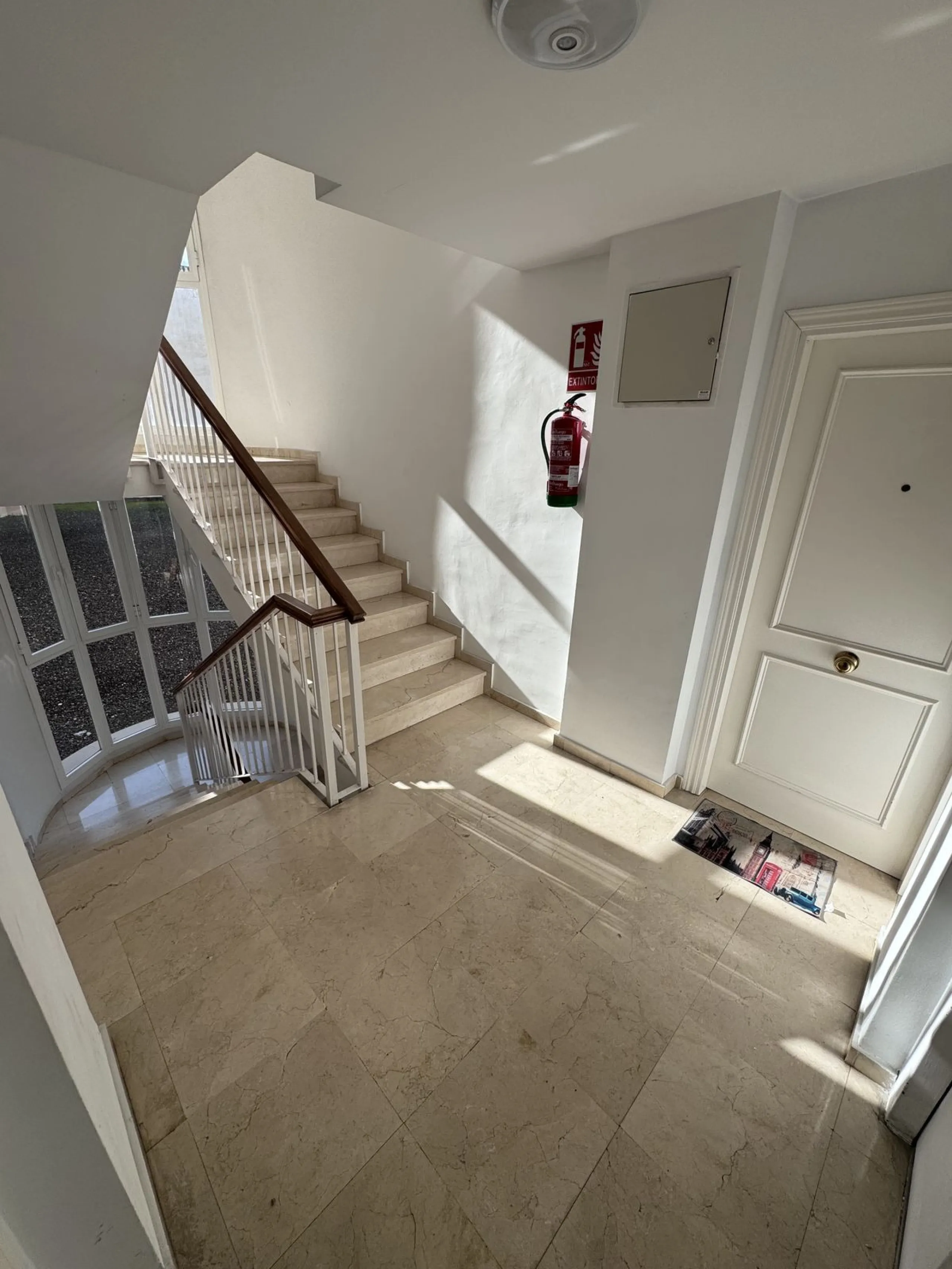 130 m² apartment located on Avenida Juan Carlos I, just 400 meters from the beach!