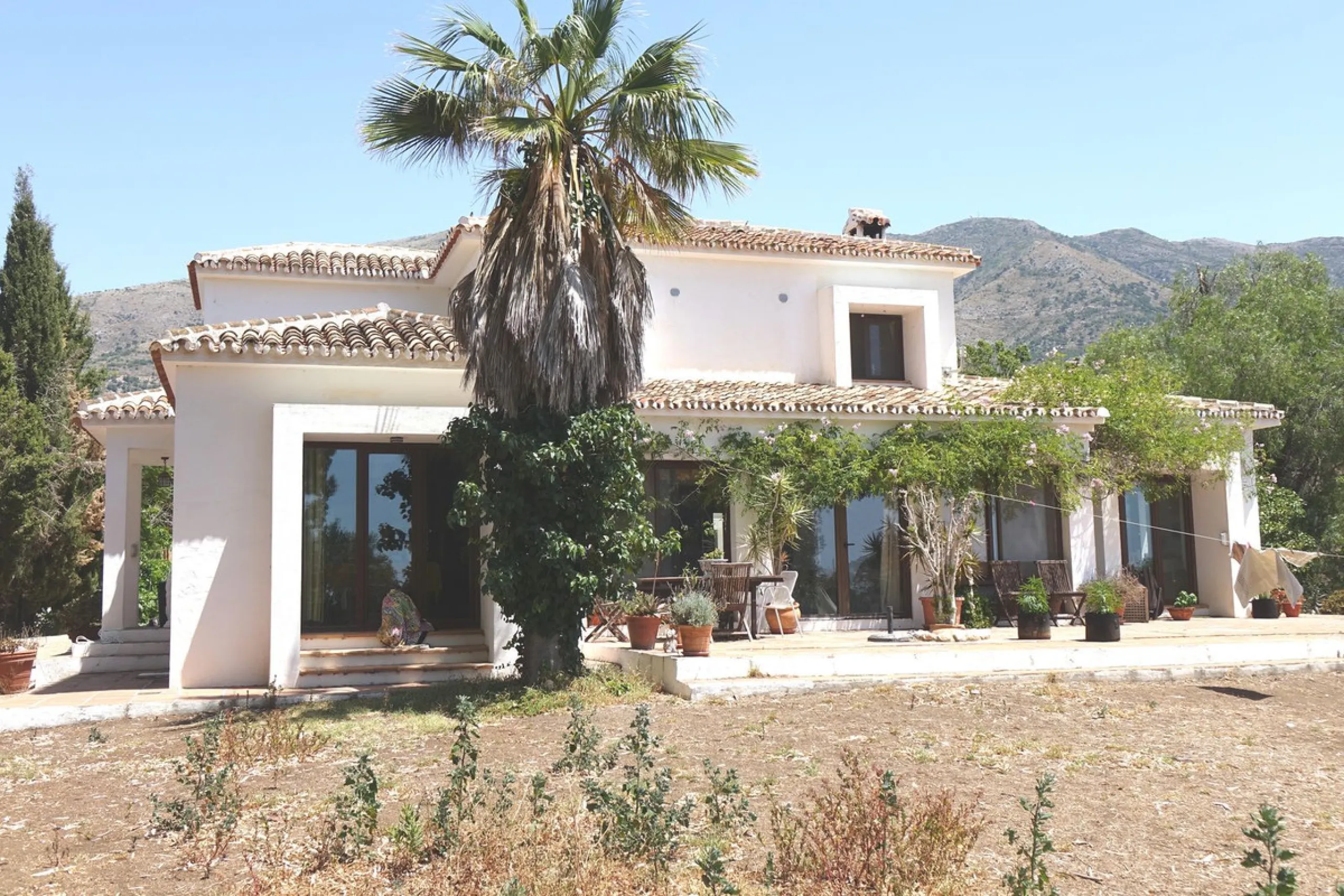 Finca set below the urbanisation of Valtocado in 4 hectares of private land.  The Finca is approximately 50 years old, but was fully reformed 15 years ago.