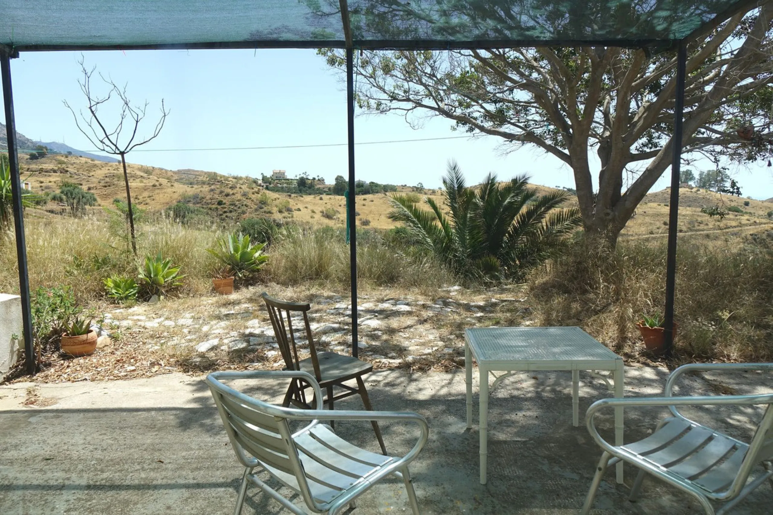 Finca set below the urbanisation of Valtocado in 4 hectares of private land.  The Finca is approximately 50 years old, but was fully reformed 15 years ago.