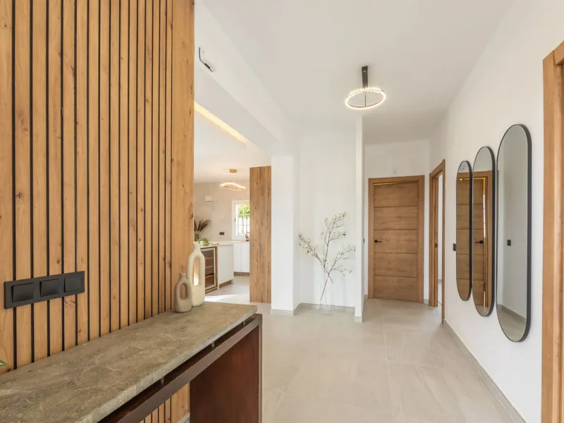 WONDERFUL RENOVATED HOUSE WITH SEA VIEWS, LA DUQUESA