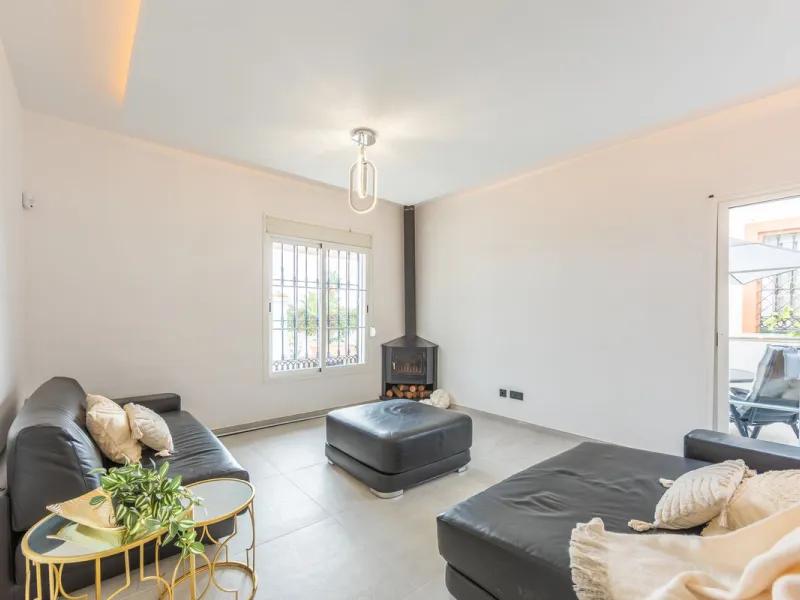 WONDERFUL RENOVATED HOUSE WITH SEA VIEWS, LA DUQUESA