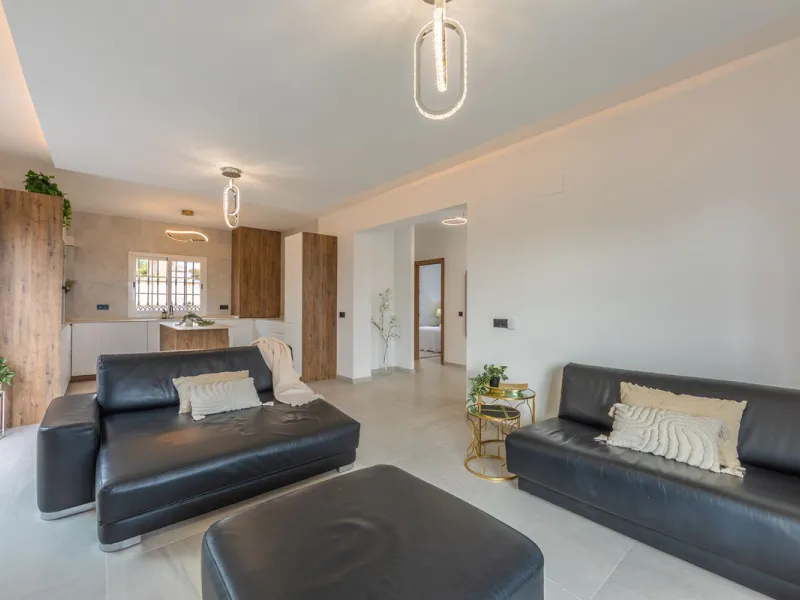 WONDERFUL RENOVATED HOUSE WITH SEA VIEWS, LA DUQUESA