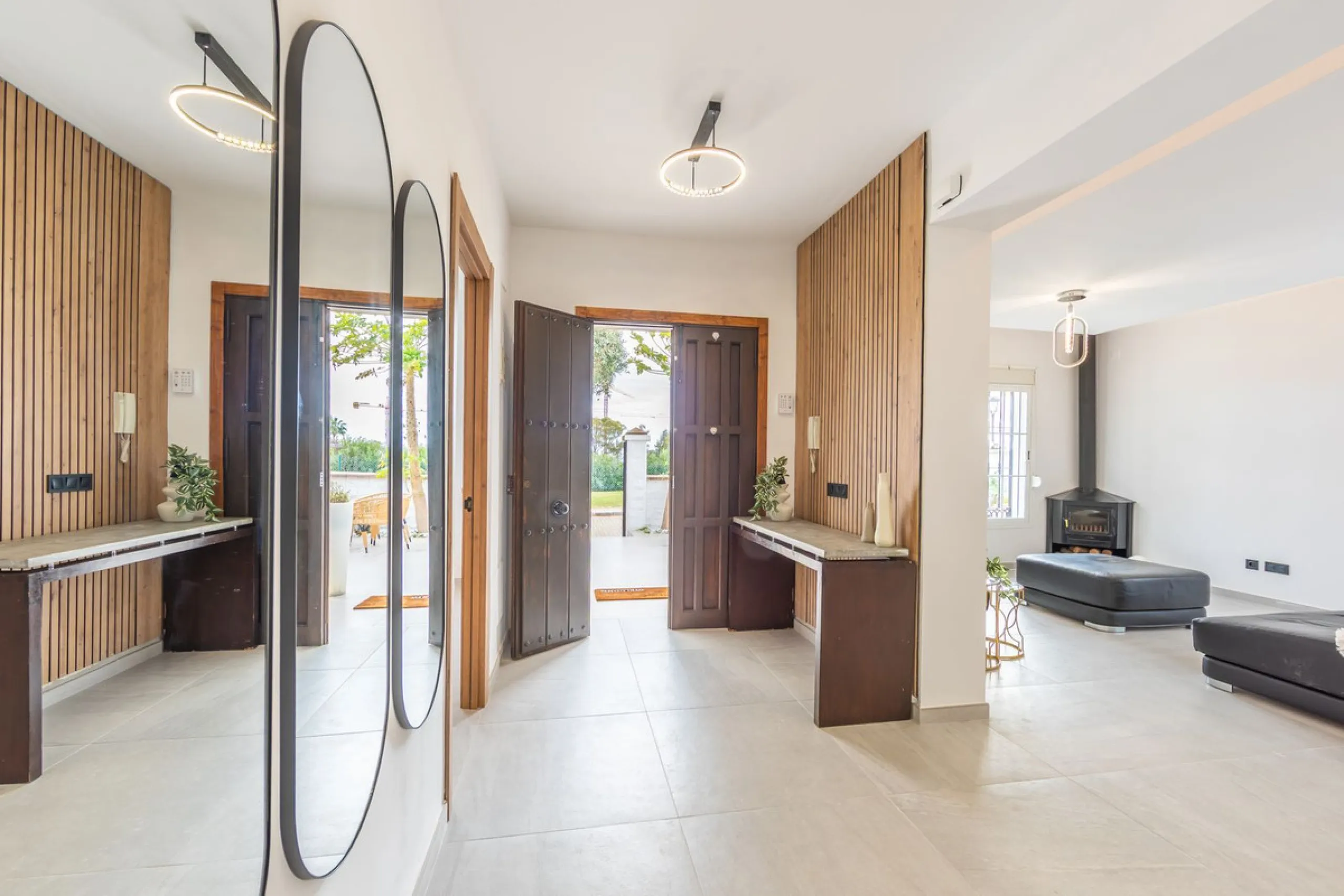 WONDERFUL RENOVATED HOUSE WITH SEA VIEWS, LA DUQUESA