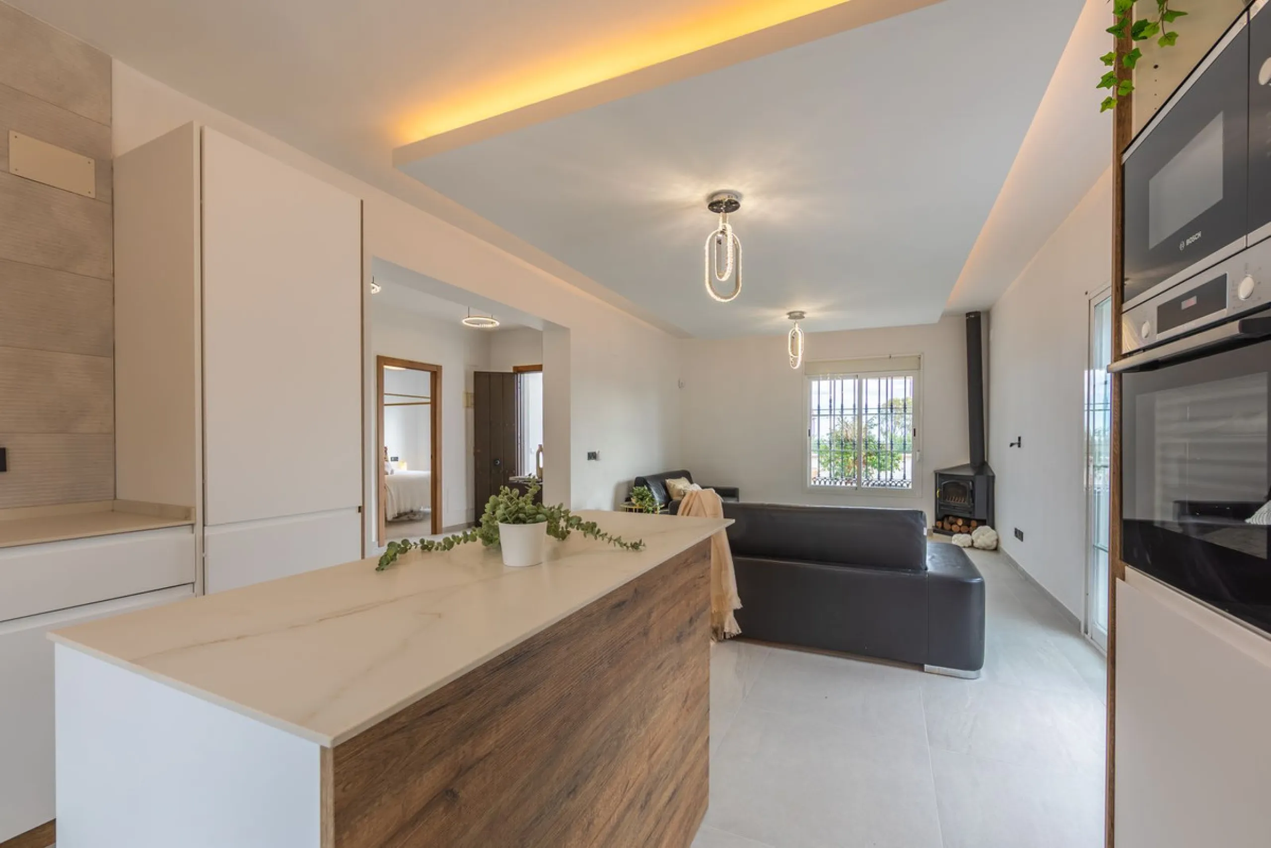 WONDERFUL RENOVATED HOUSE WITH SEA VIEWS, LA DUQUESA