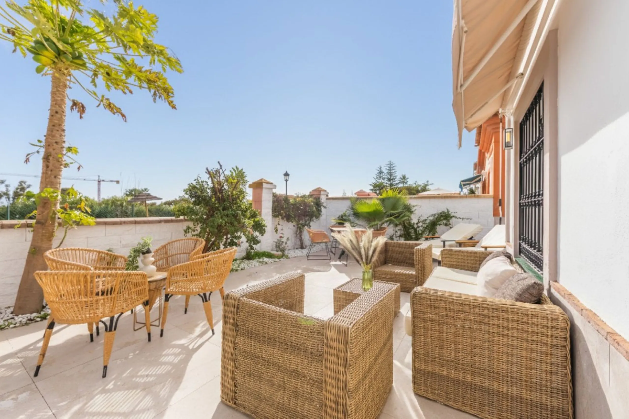 WONDERFUL RENOVATED HOUSE WITH SEA VIEWS, LA DUQUESA