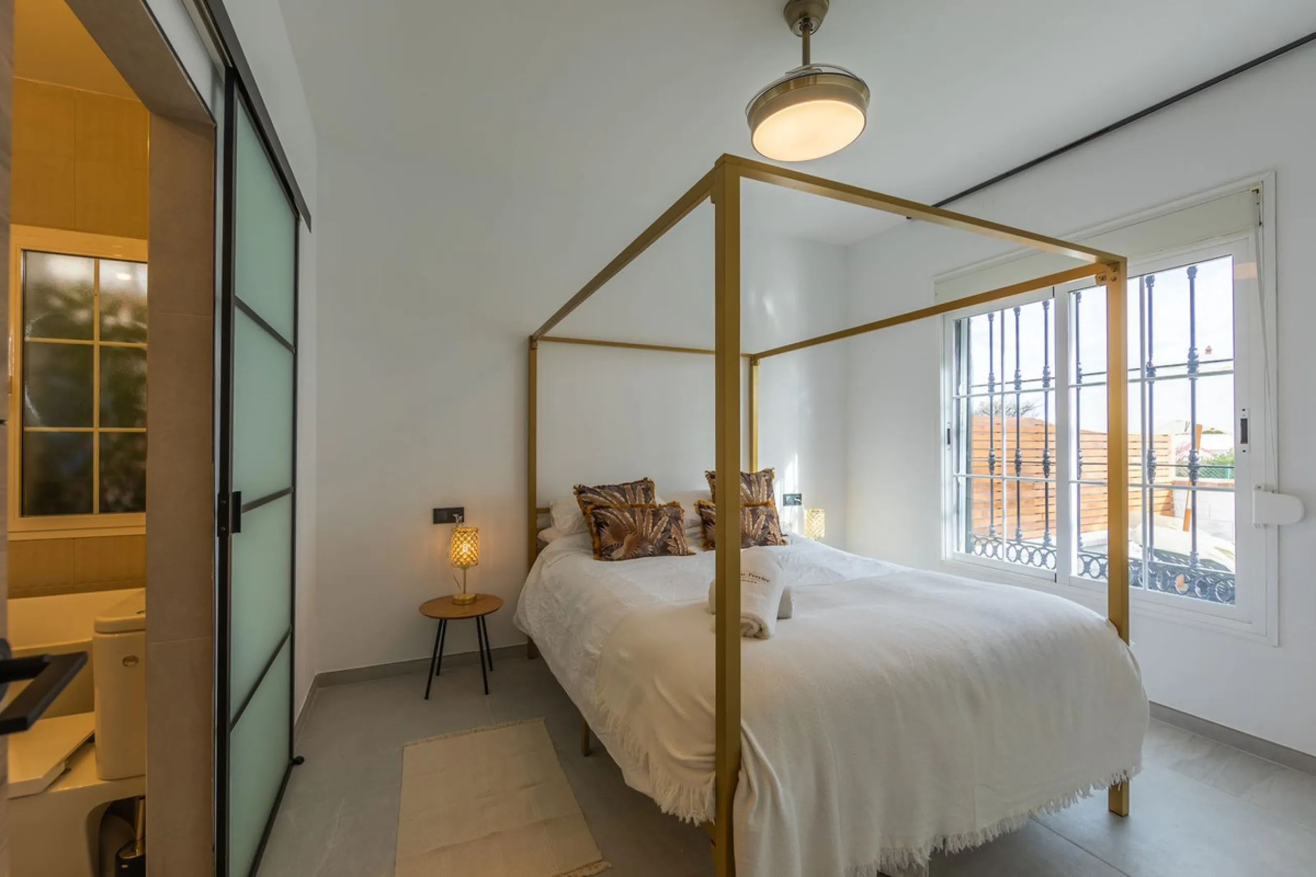 WONDERFUL RENOVATED HOUSE WITH SEA VIEWS, LA DUQUESA
