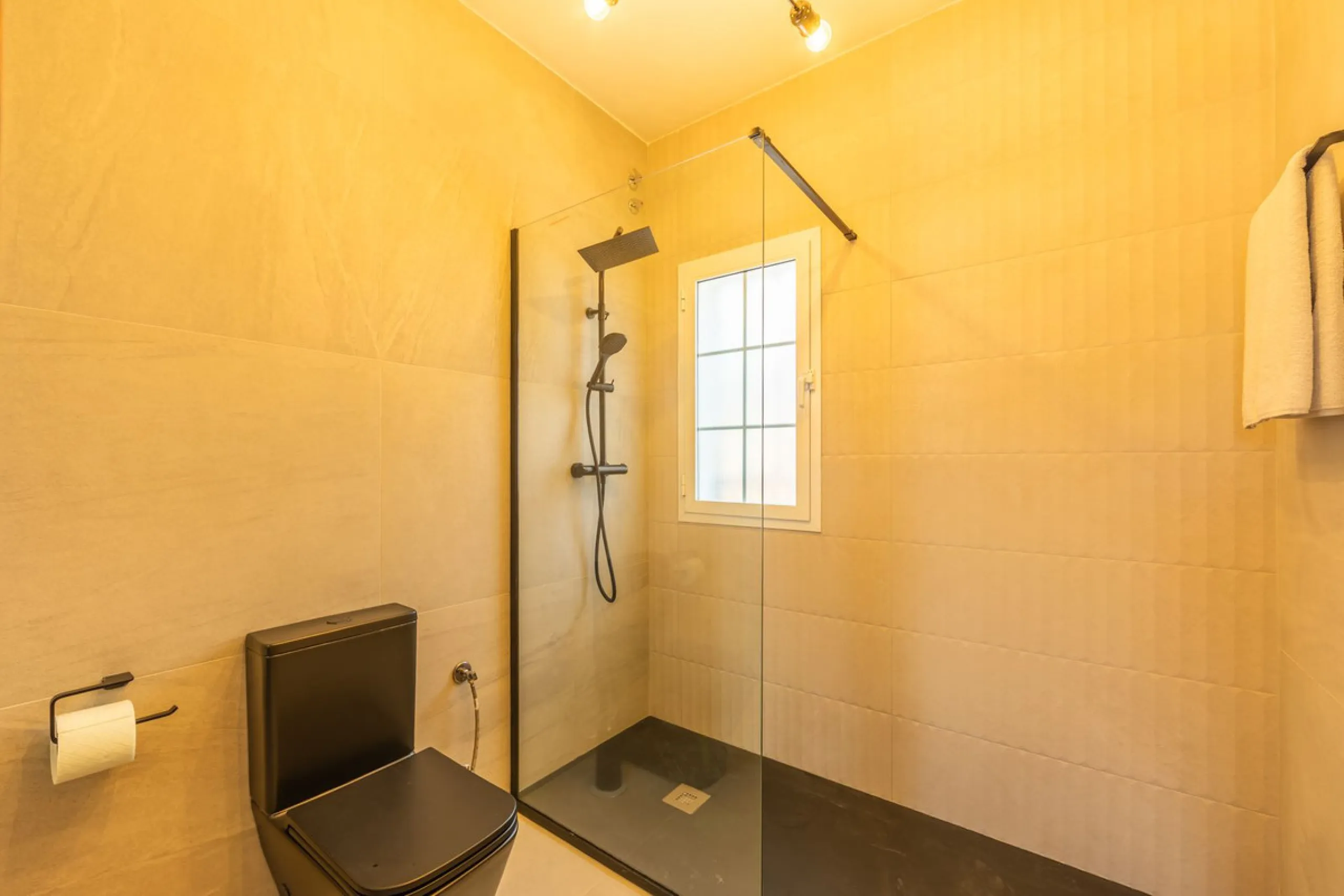 WONDERFUL RENOVATED HOUSE WITH SEA VIEWS, LA DUQUESA