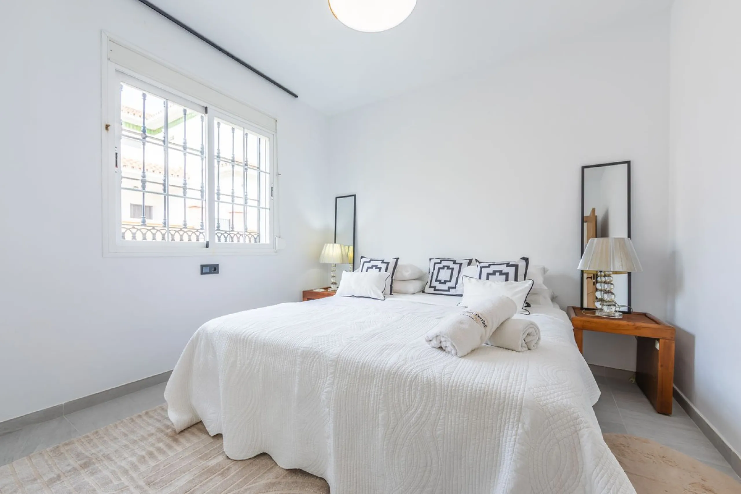 WONDERFUL RENOVATED HOUSE WITH SEA VIEWS, LA DUQUESA