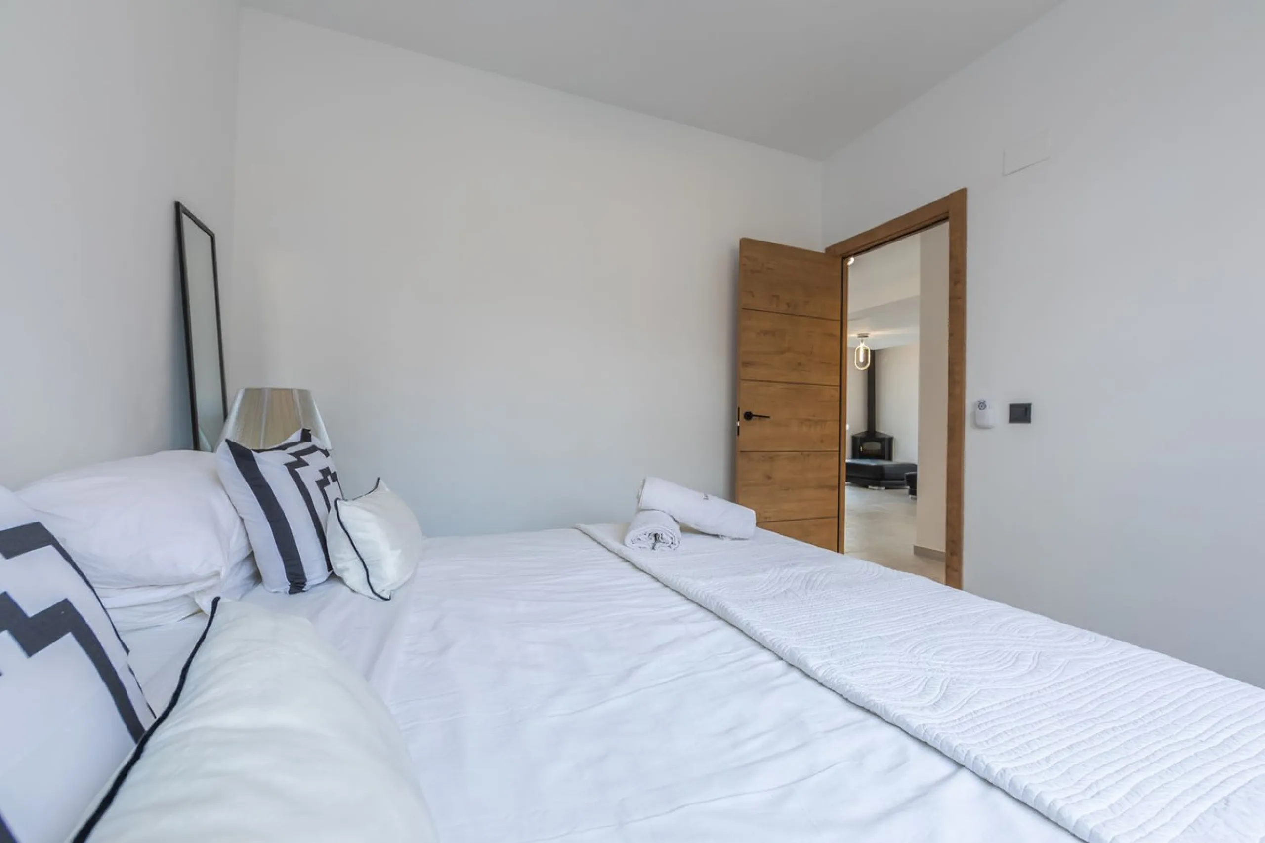 WONDERFUL RENOVATED HOUSE WITH SEA VIEWS, LA DUQUESA