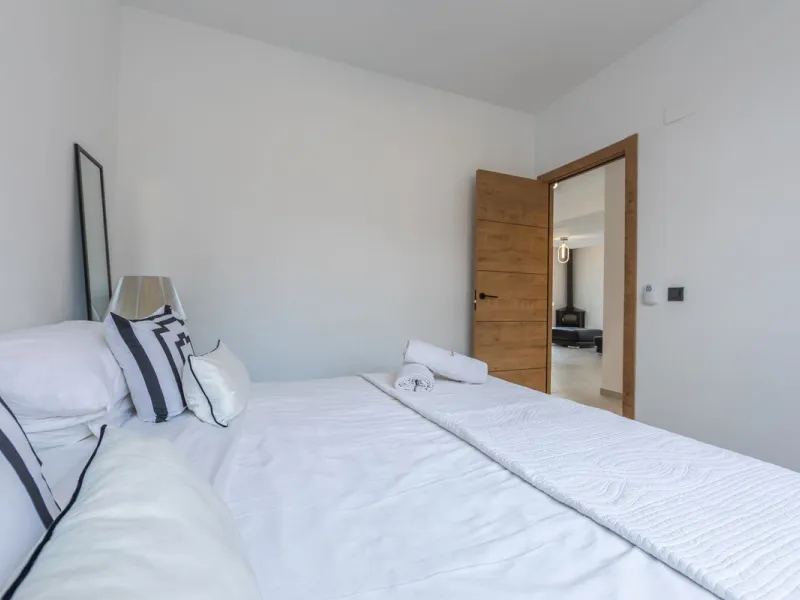 WONDERFUL RENOVATED HOUSE WITH SEA VIEWS, LA DUQUESA