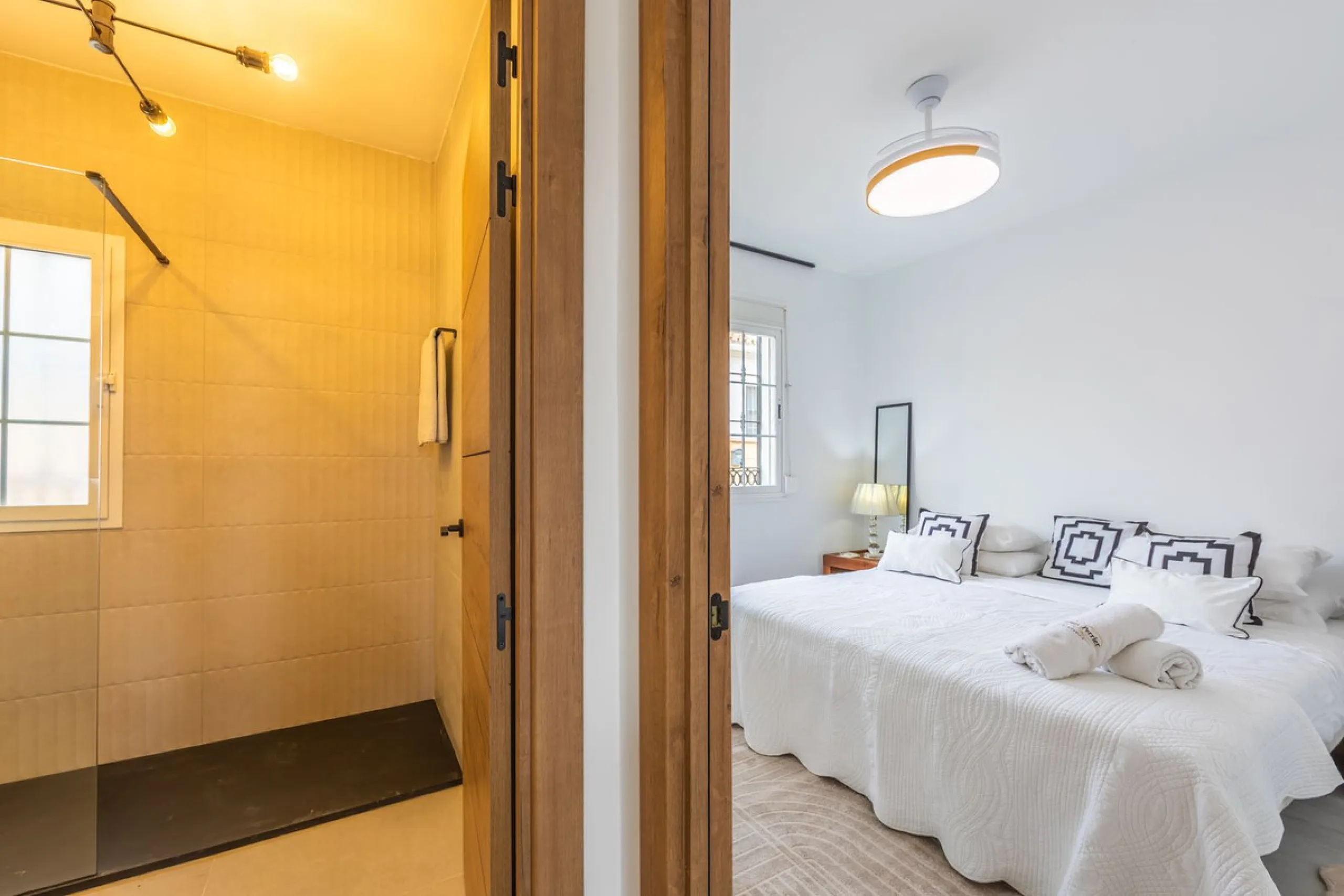 WONDERFUL RENOVATED HOUSE WITH SEA VIEWS, LA DUQUESA