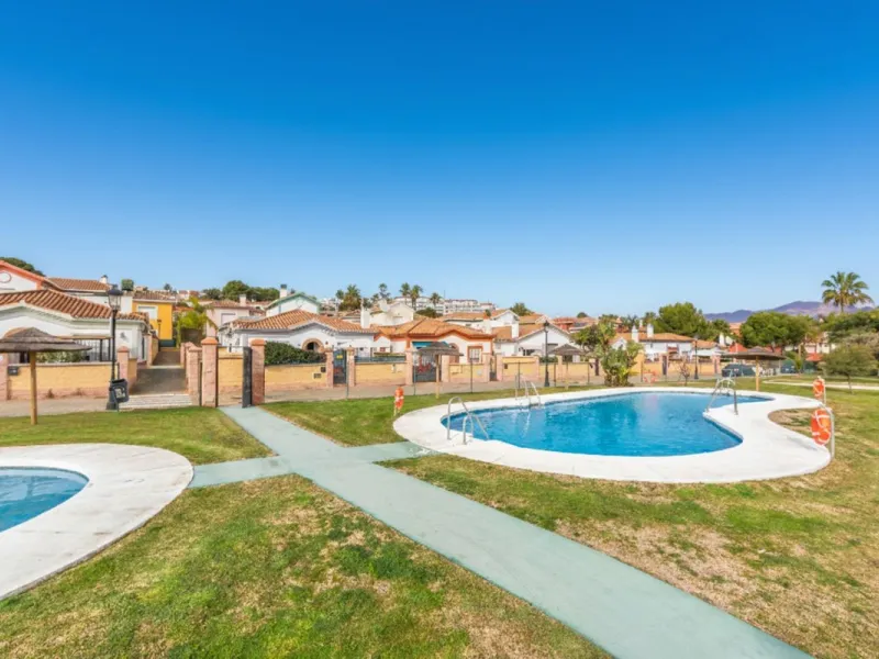 WONDERFUL RENOVATED HOUSE WITH SEA VIEWS, LA DUQUESA