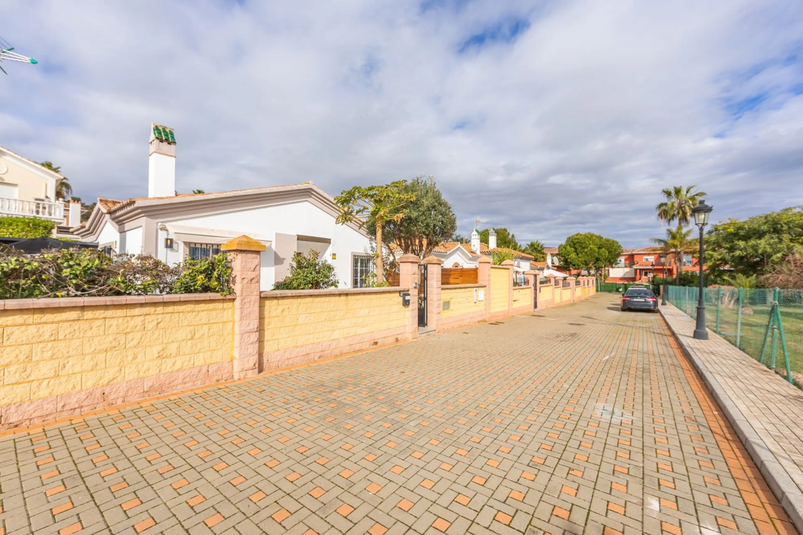WONDERFUL RENOVATED HOUSE WITH SEA VIEWS, LA DUQUESA