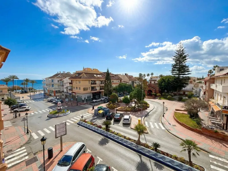 Apartment - Middle Floor Apartment в продаже в Manilva, Málaga. В доме 4 спален и 2 ванных комнат. Площадь дома 145 м²