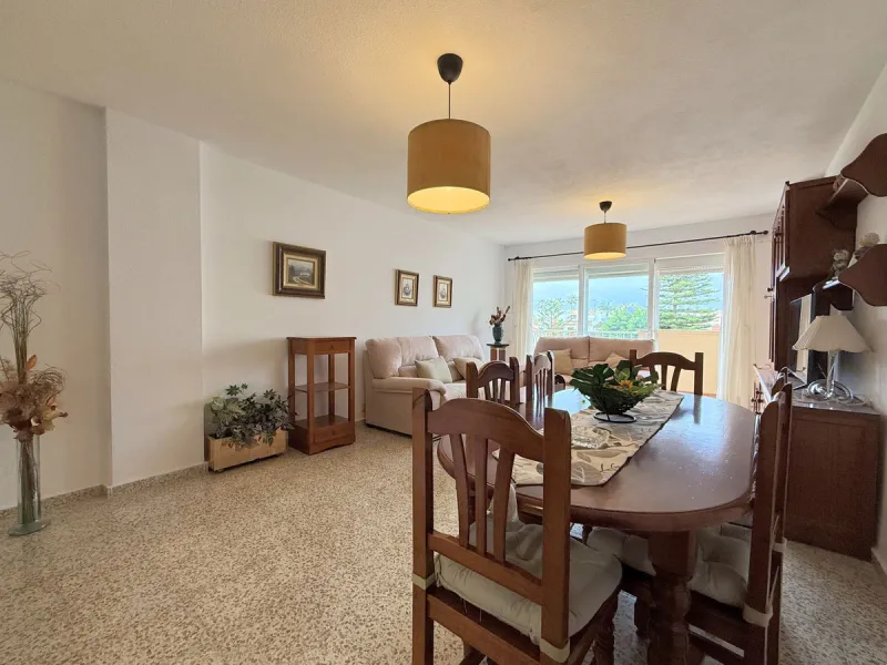 Apartment - Middle Floor Apartment в продаже в Manilva, Málaga. В доме 4 спален и 2 ванных комнат. Площадь дома 145 м²