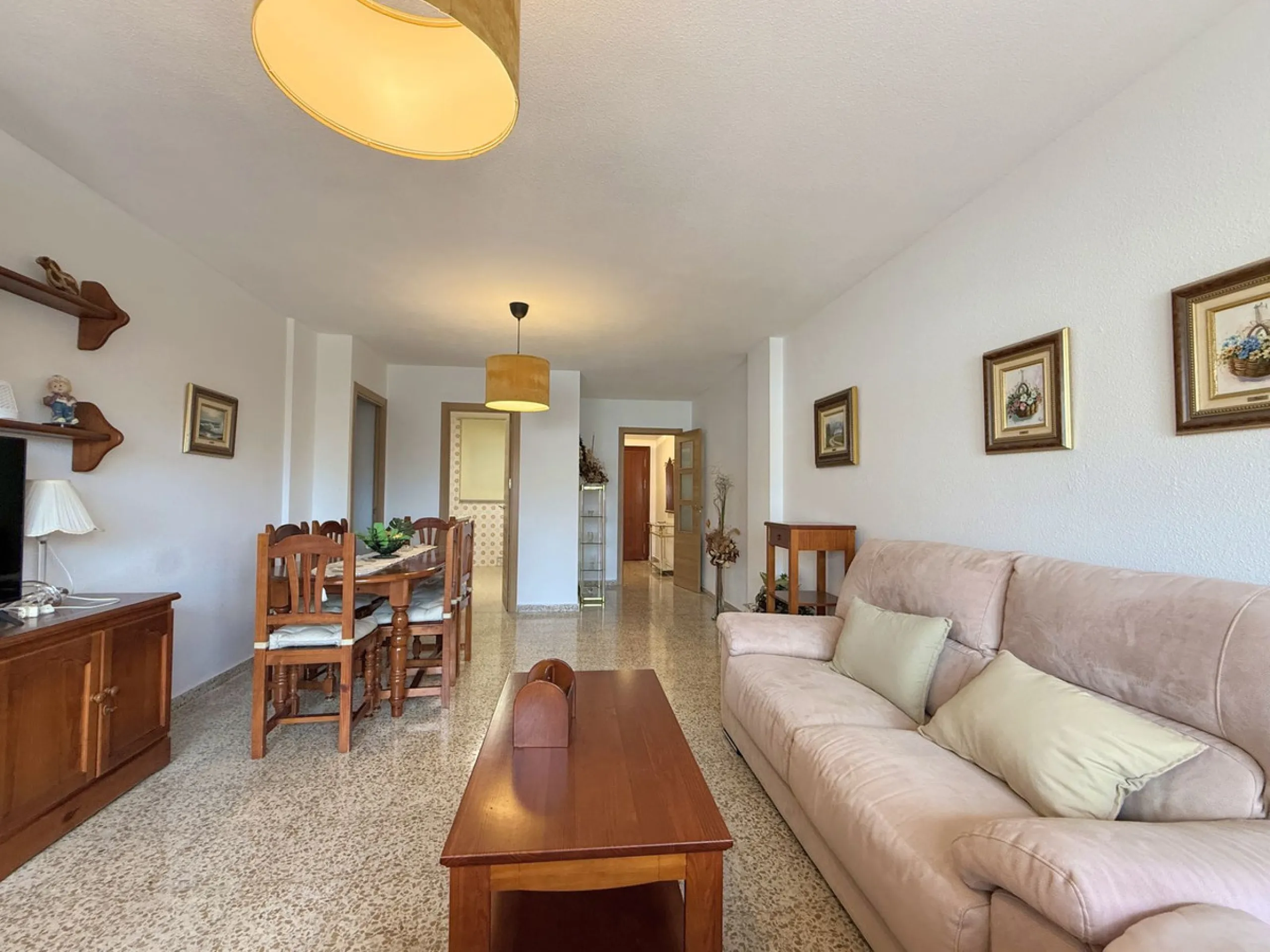 Apartment - Middle Floor Apartment в продаже в Manilva, Málaga. В доме 4 спален и 2 ванных комнат. Площадь дома 145 м²
