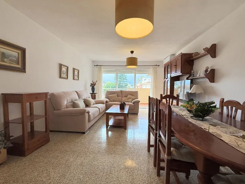 Apartment - Middle Floor Apartment в продаже в Manilva, Málaga. В доме 4 спален и 2 ванных комнат. Площадь дома 145 м²