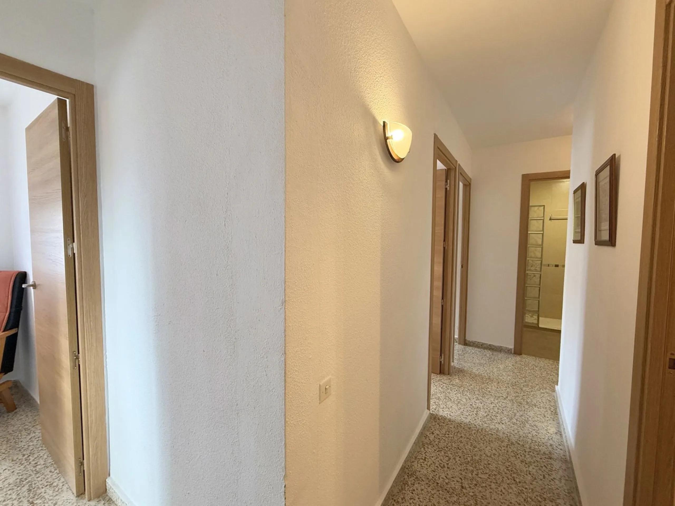 Apartment - Middle Floor Apartment в продаже в Manilva, Málaga. В доме 4 спален и 2 ванных комнат. Площадь дома 145 м²