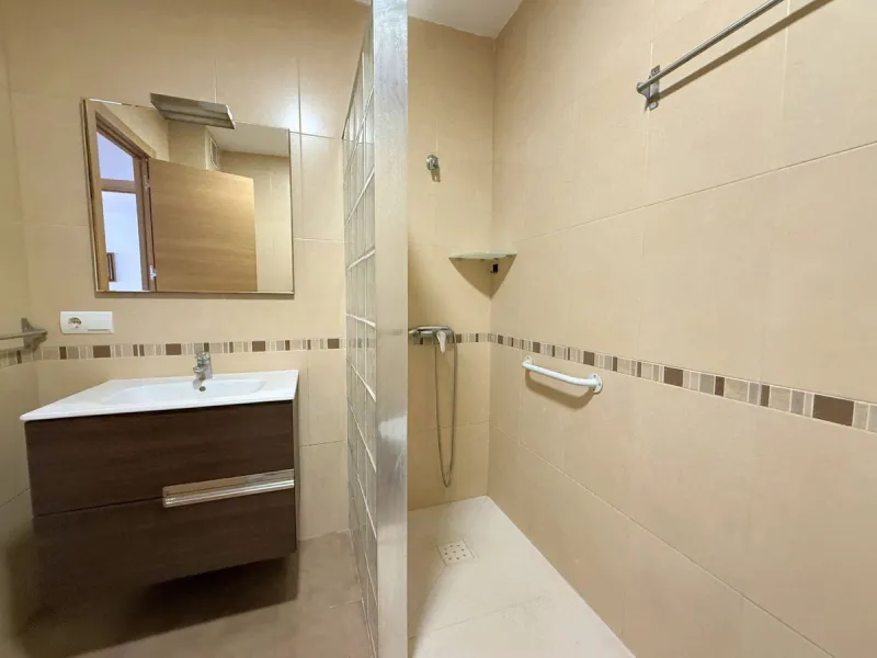 Apartment - Middle Floor Apartment в продаже в Manilva, Málaga. В доме 4 спален и 2 ванных комнат. Площадь дома 145 м²