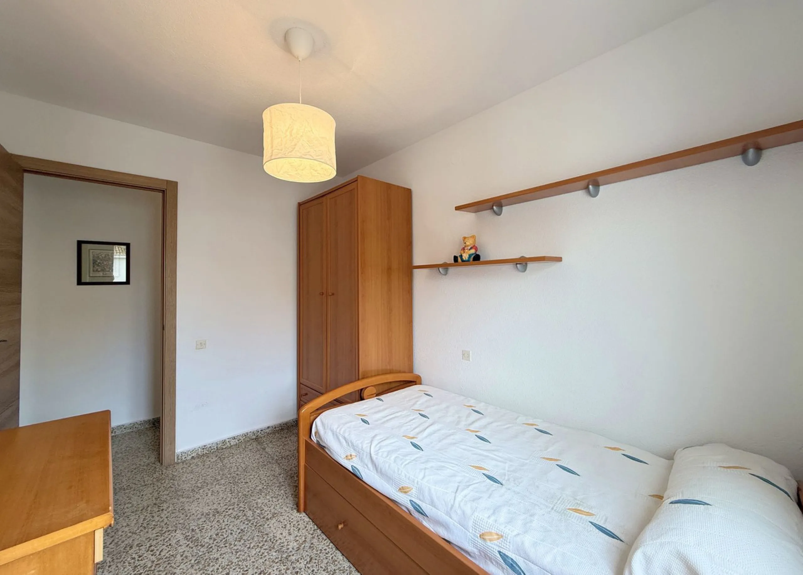 Apartment - Middle Floor Apartment в продаже в Manilva, Málaga. В доме 4 спален и 2 ванных комнат. Площадь дома 145 м²