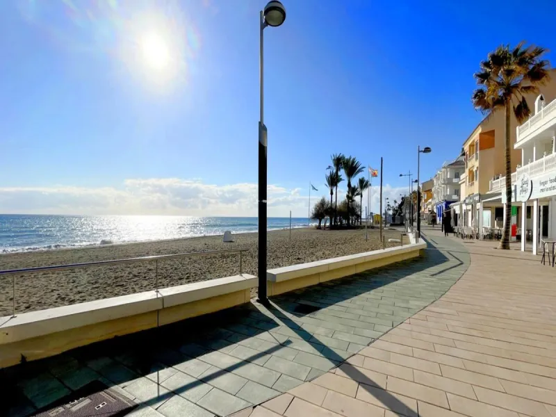 Apartment - Middle Floor Apartment в продаже в Manilva, Málaga. В доме 4 спален и 2 ванных комнат. Площадь дома 145 м²