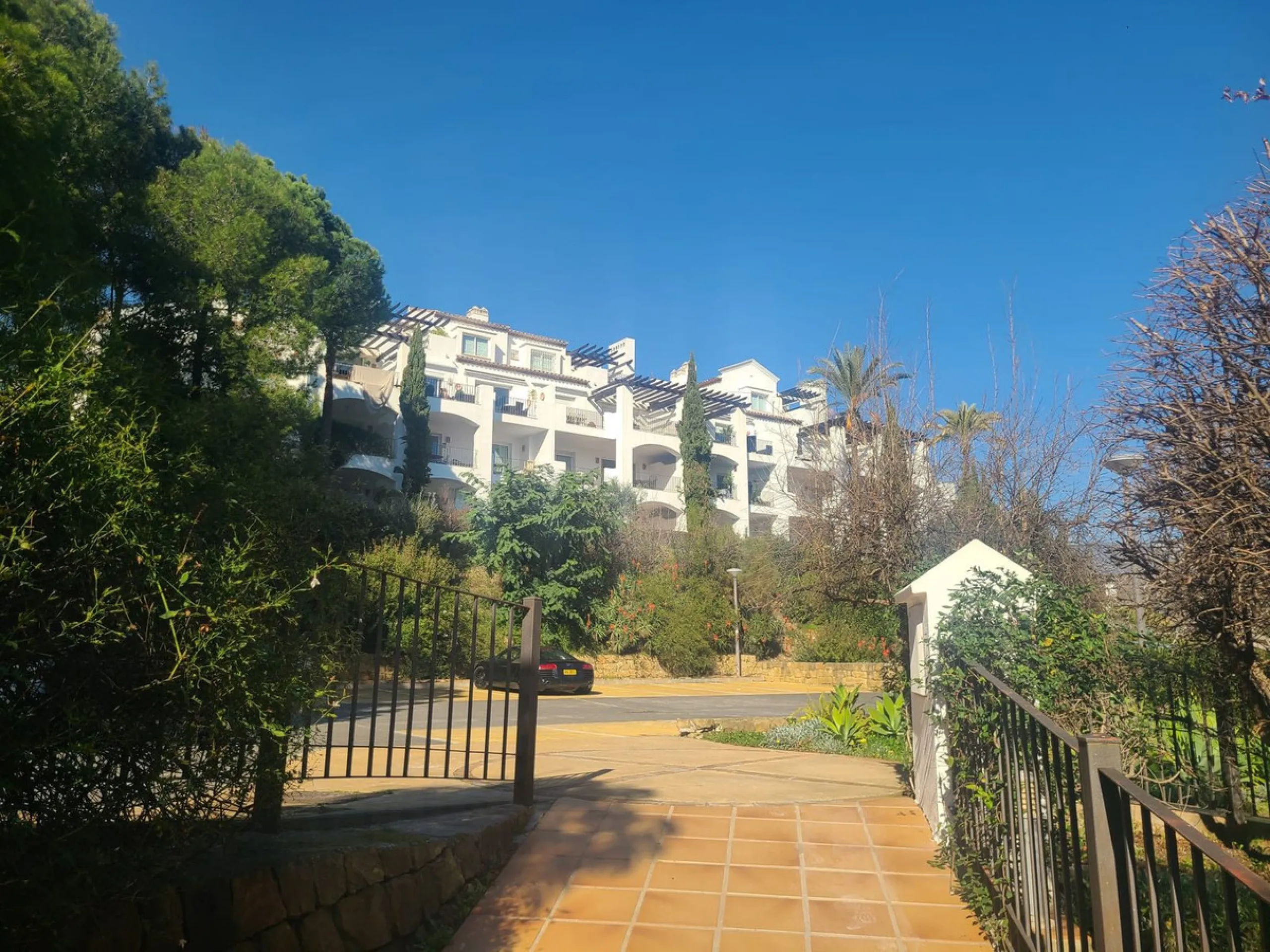 Middle Floor Apartment, La Quinta, Costa del Sol.