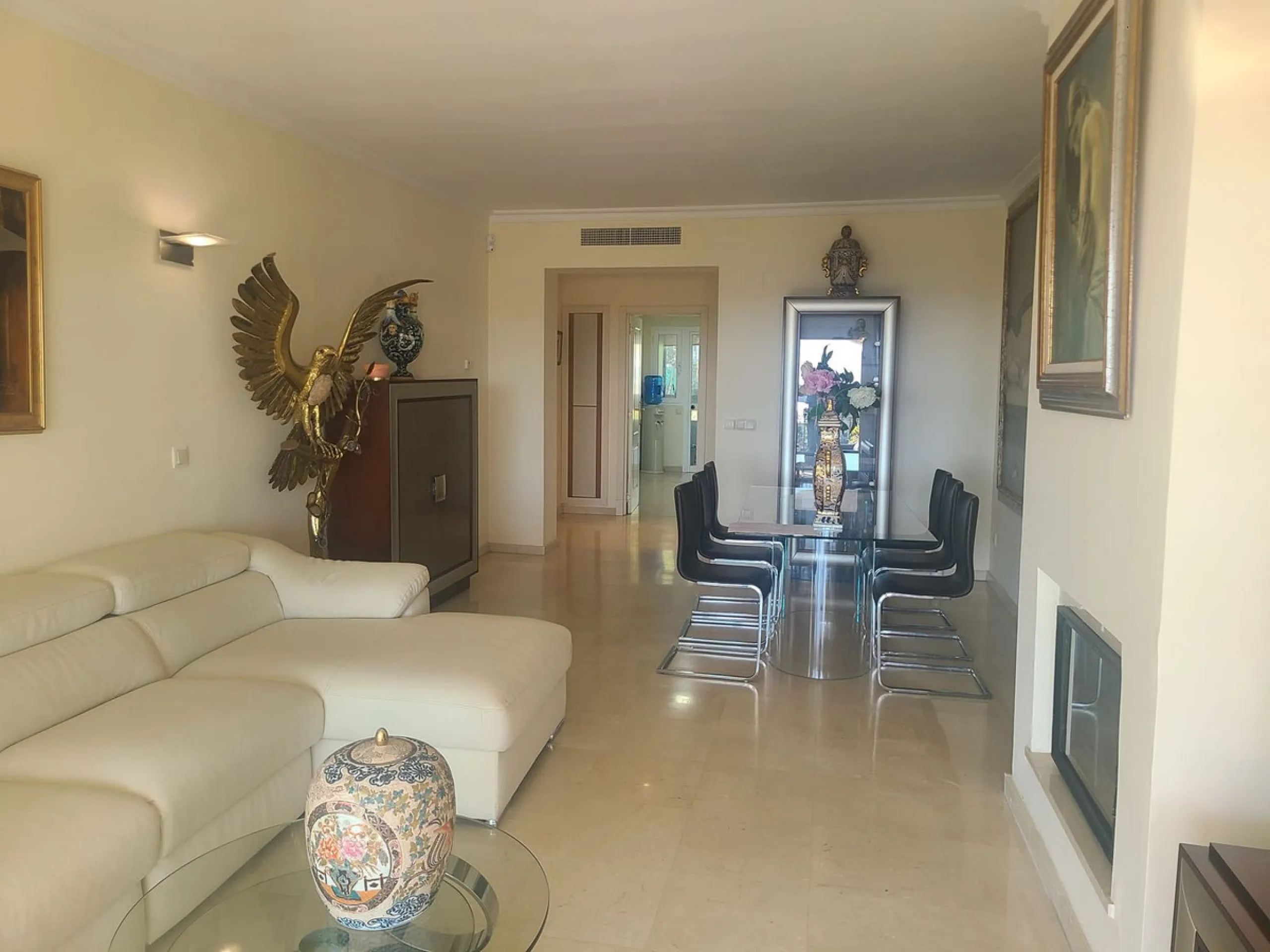 Middle Floor Apartment, La Quinta, Costa del Sol.