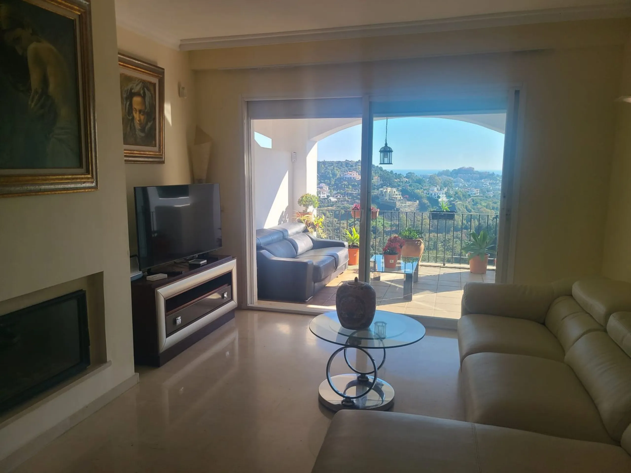 Middle Floor Apartment, La Quinta, Costa del Sol.