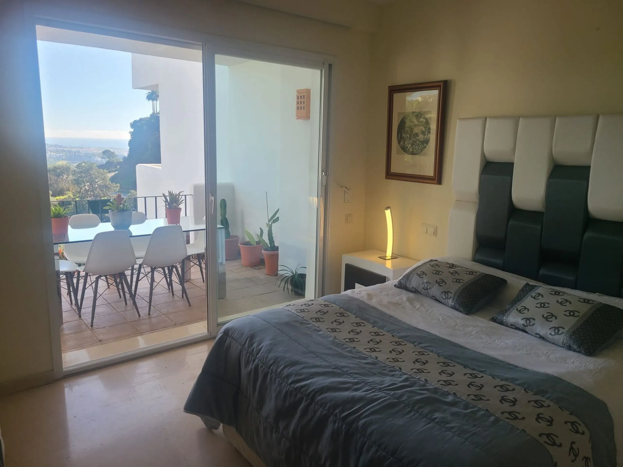 Middle Floor Apartment, La Quinta, Costa del Sol.