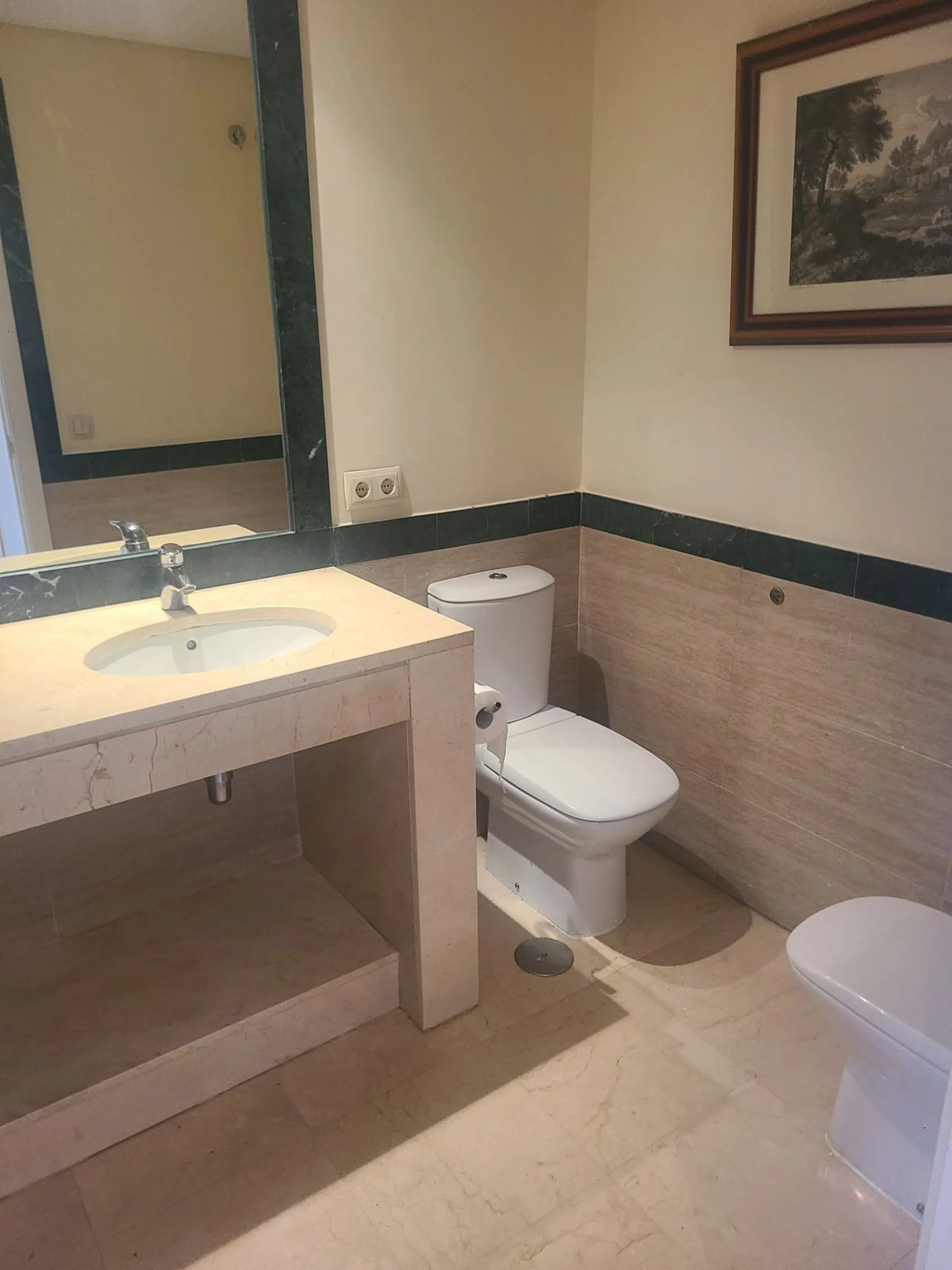 Middle Floor Apartment, La Quinta, Costa del Sol.