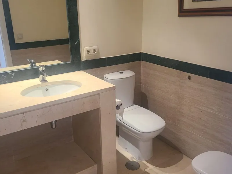 Middle Floor Apartment, La Quinta, Costa del Sol.