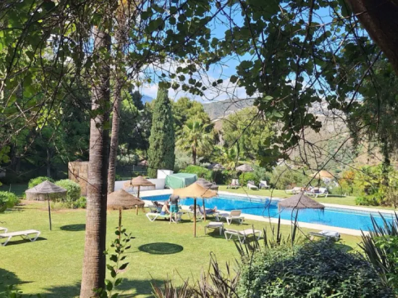 Middle Floor Apartment, La Quinta, Costa del Sol.