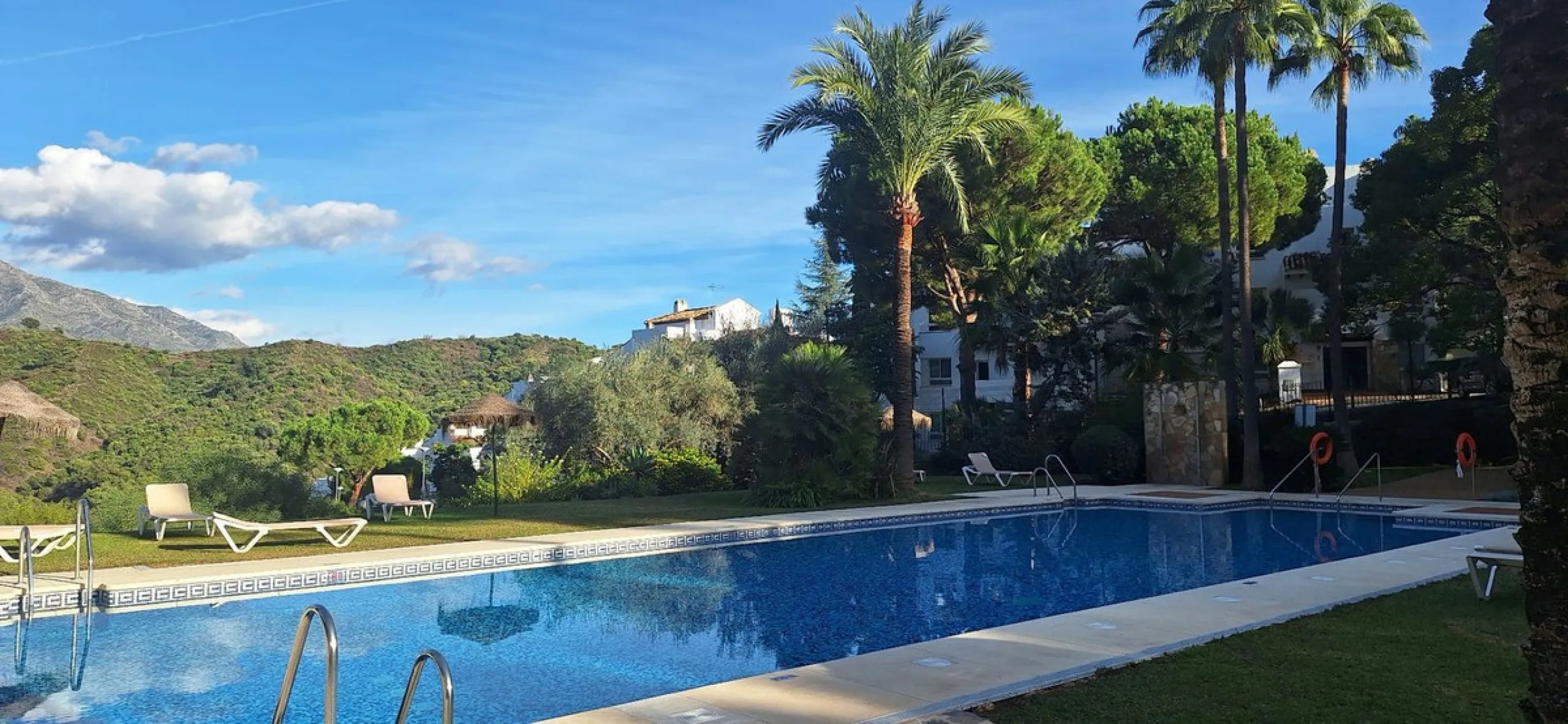 Middle Floor Apartment, La Quinta, Costa del Sol.