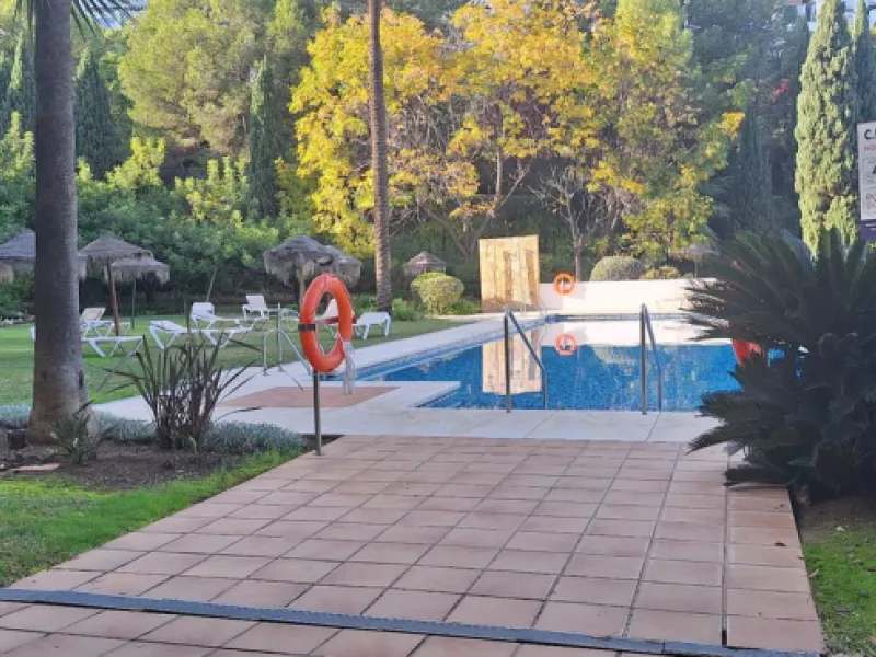Middle Floor Apartment, La Quinta, Costa del Sol.