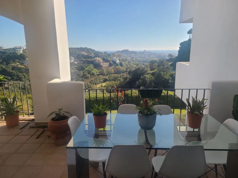 Middle Floor Apartment, La Quinta, Costa del Sol.