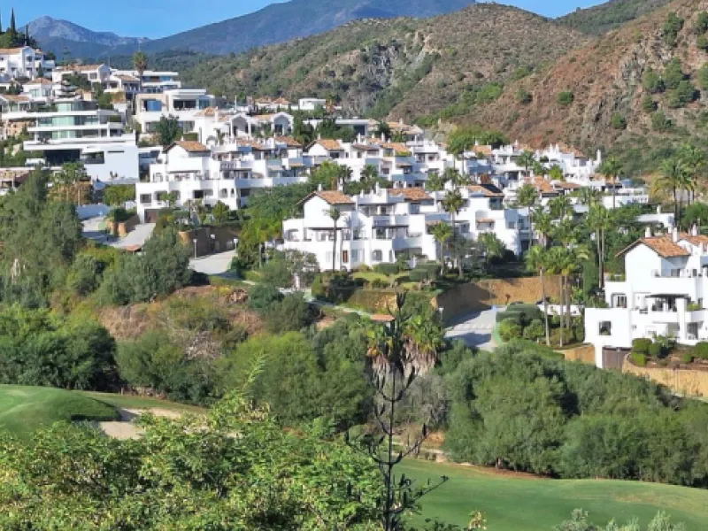 Middle Floor Apartment, La Quinta, Costa del Sol.