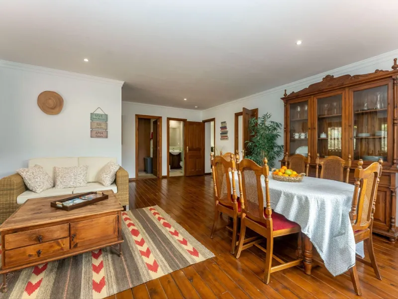 Set in a peaceful and natural environment in the countryside of Monda, this detached single-storey country home offers privacy, space, and authentic rural living, all with good access and town water. The property sits on a generous rustic plot of approx. 