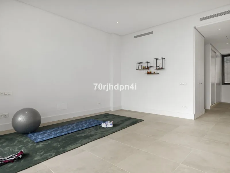 Spectacular Frontline Golf Villa in Cabopino (Marbella)