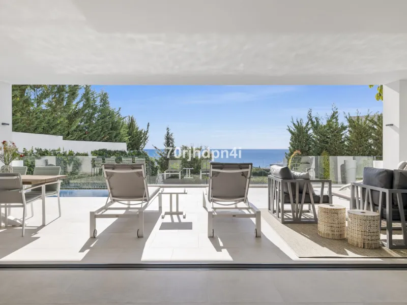 Spectacular Frontline Golf Villa in Cabopino (Marbella)