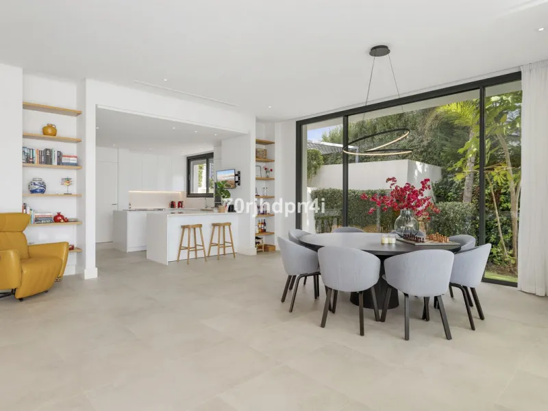Spectacular Frontline Golf Villa in Cabopino (Marbella)