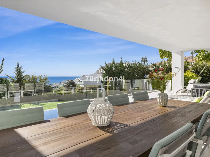 Spectacular Frontline Golf Villa in Cabopino (Marbella)