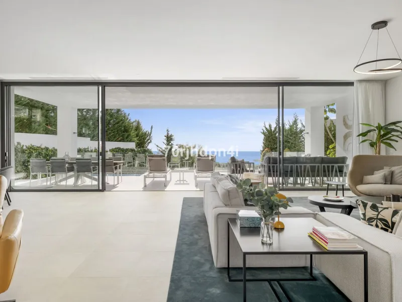 Spectacular Frontline Golf Villa in Cabopino (Marbella)