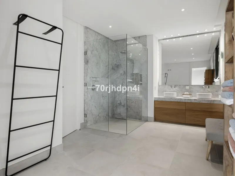 Spectacular Frontline Golf Villa in Cabopino (Marbella)