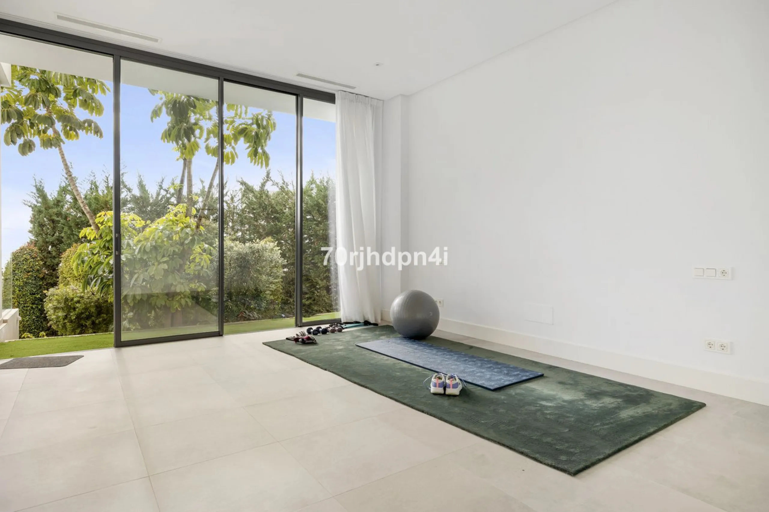 Spectacular Frontline Golf Villa in Cabopino (Marbella)