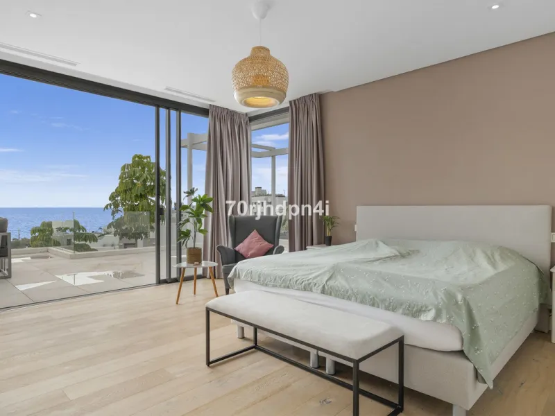 Spectacular Frontline Golf Villa in Cabopino (Marbella)