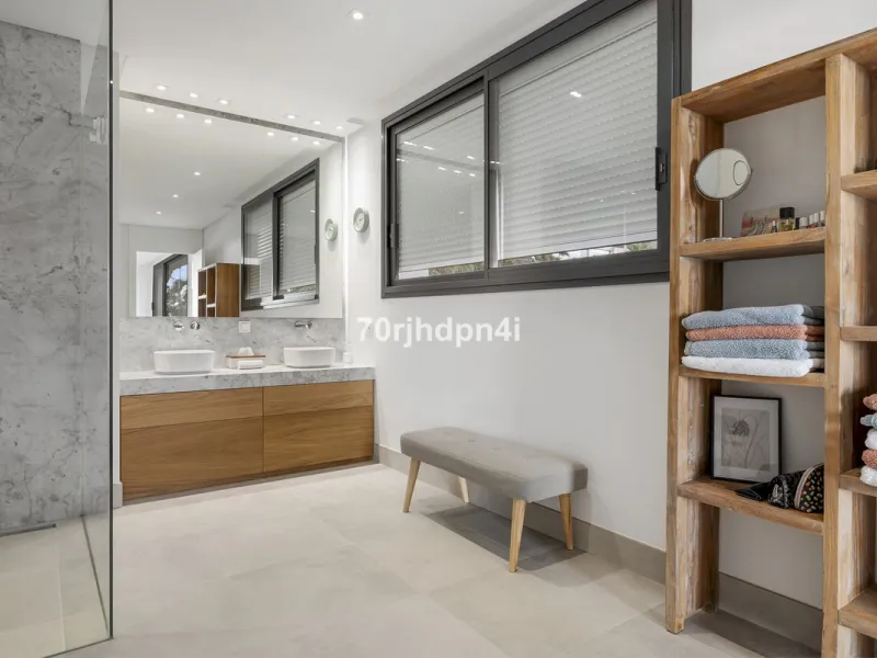 Spectacular Frontline Golf Villa in Cabopino (Marbella)