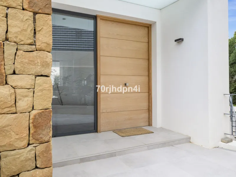 Spectacular Frontline Golf Villa in Cabopino (Marbella)