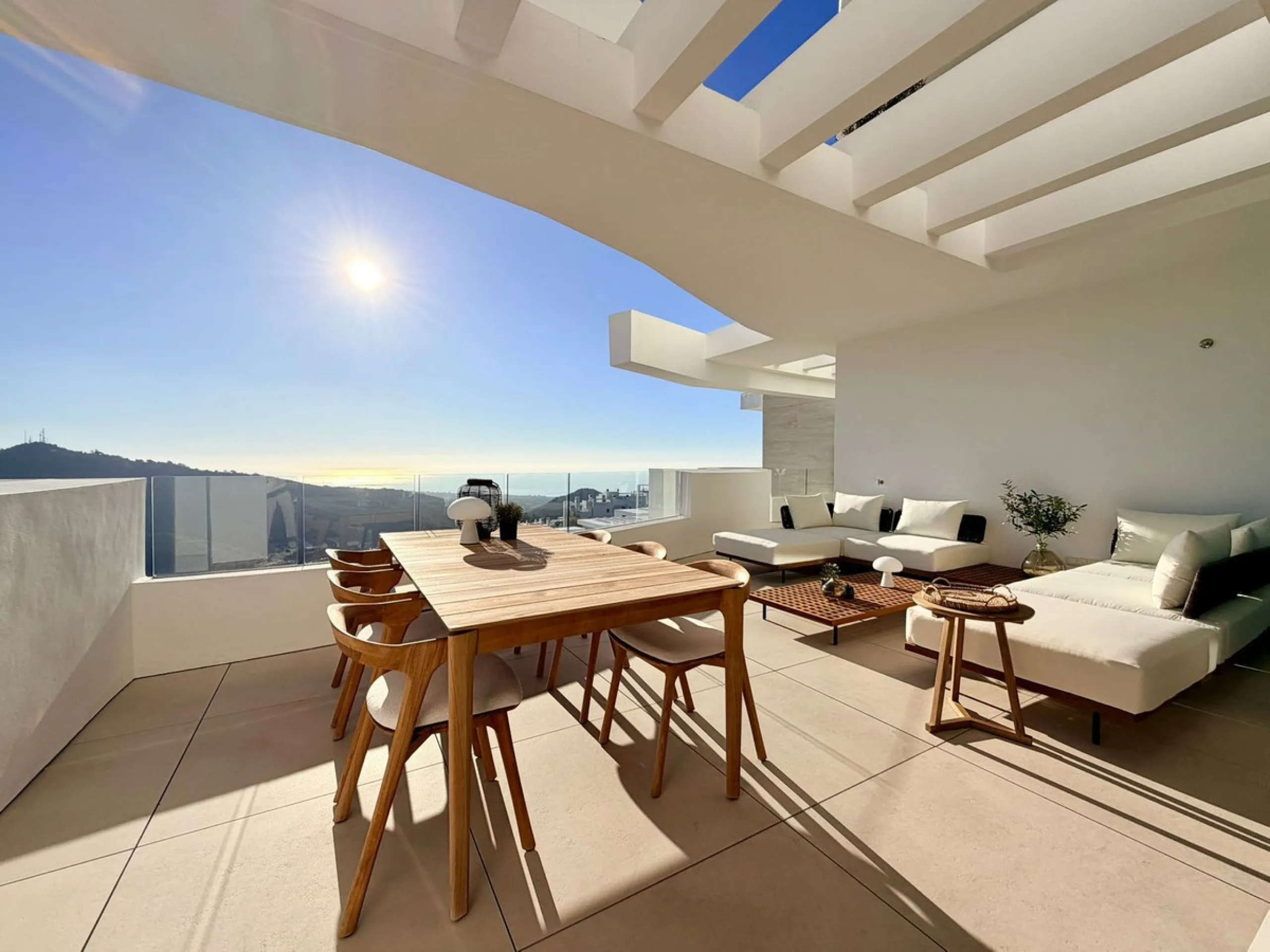 First-Floor Apartment with Panoramic Views in Palo Alto, Ojén