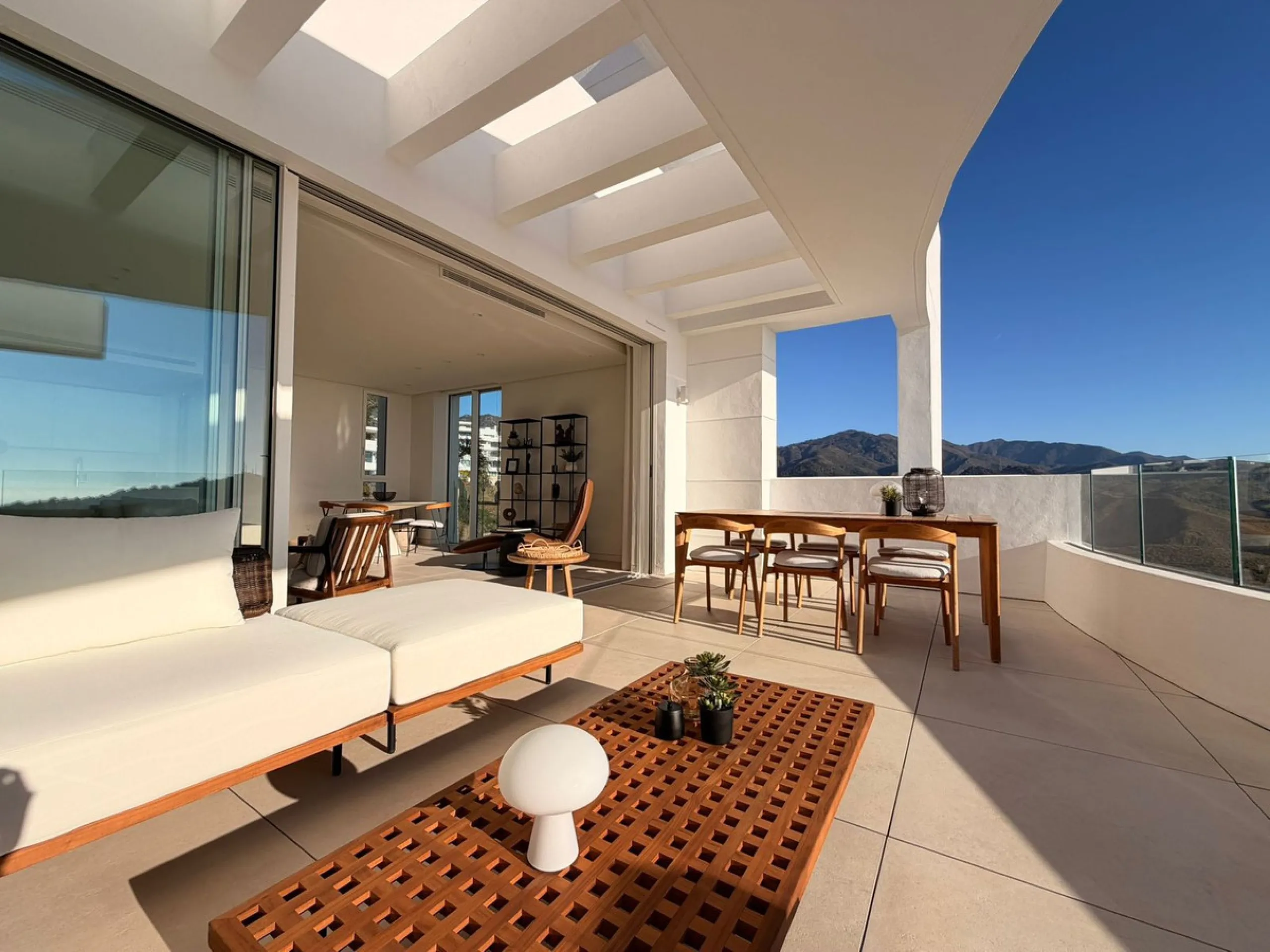 First-Floor Apartment with Panoramic Views in Palo Alto, Ojén