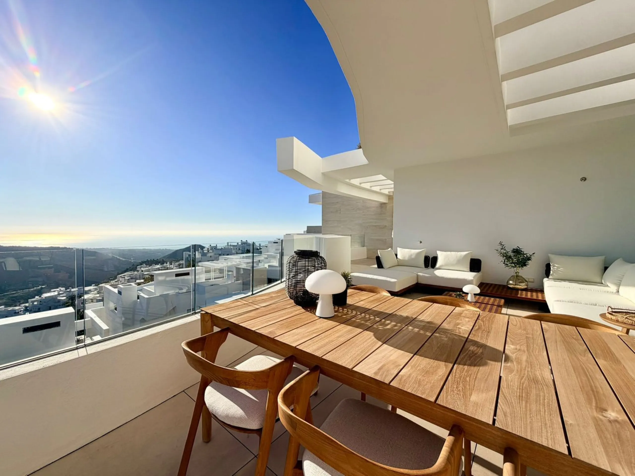 First-Floor Apartment with Panoramic Views in Palo Alto, Ojén